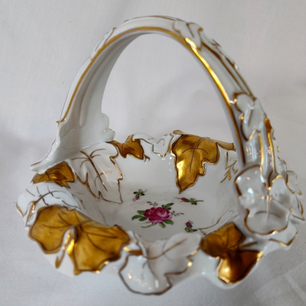 Early 1900's Von Schierholz Handmalerei Bonboniere